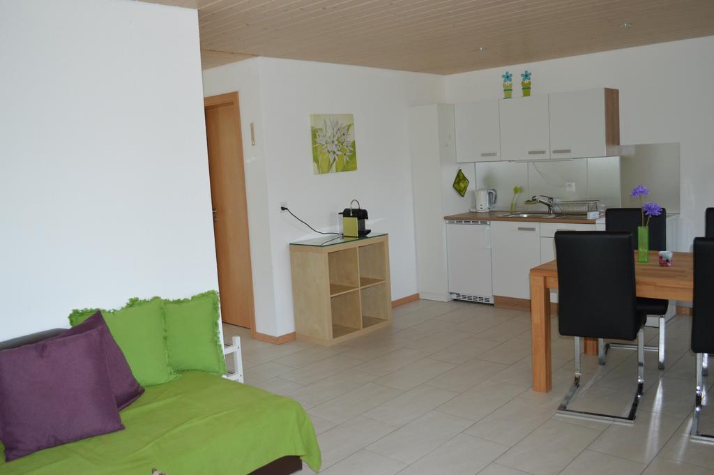 Ferienwohnung Ferienhaus Stockli Brunnen Zimmer foto